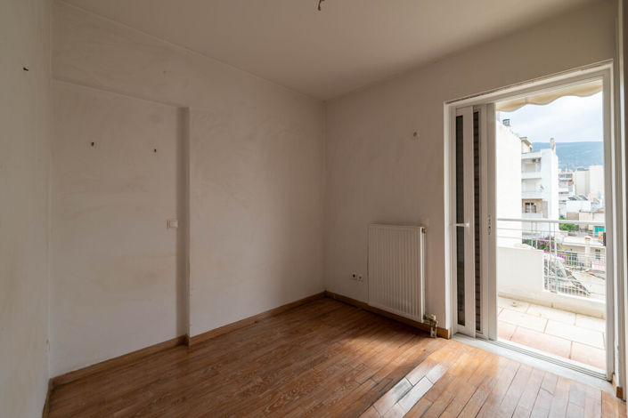 Image No.24-3 Bed Flat for sale