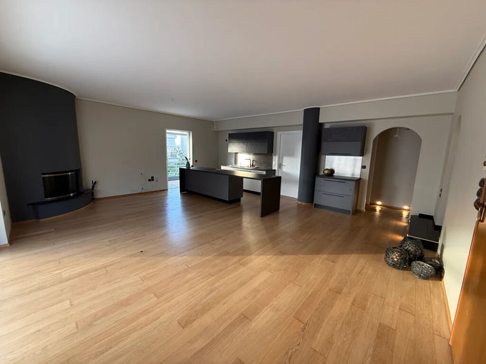 Image No.5-3 Bed Flat for sale