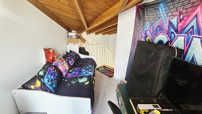 Image No.18-2 Bed Maisonette for sale