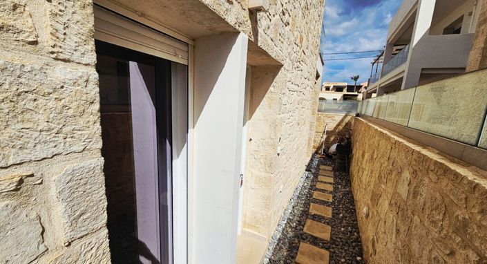 Image No.21-2 Bed Maisonette for sale