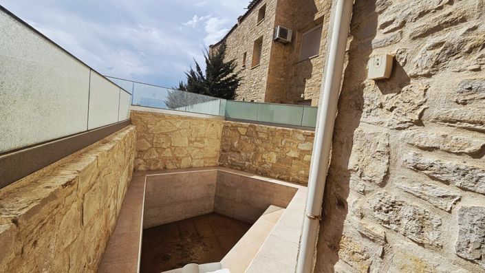 Image No.23-2 Bed Maisonette for sale