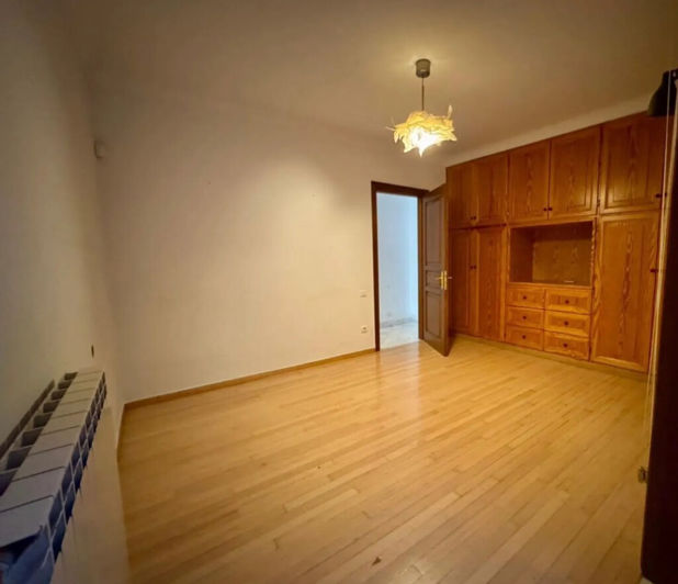 Image No.16-6 Bed Maisonette for sale