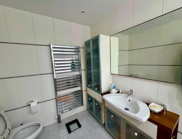 Image No.18-6 Bed Maisonette for sale