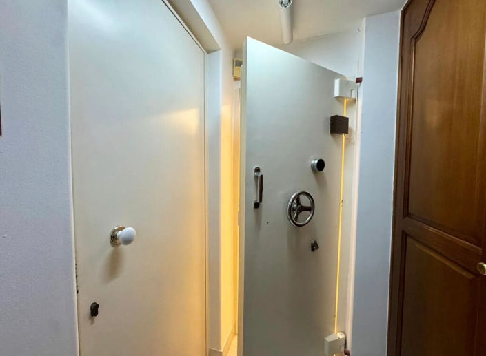 Image No.21-6 Bed Maisonette for sale