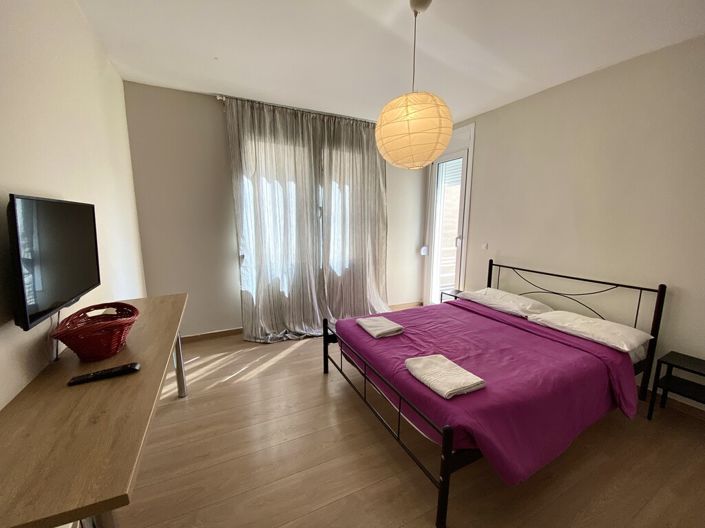 Image No.10-3 Bed Flat for sale