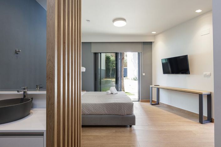 Image No.15-5 Bed Villa for sale