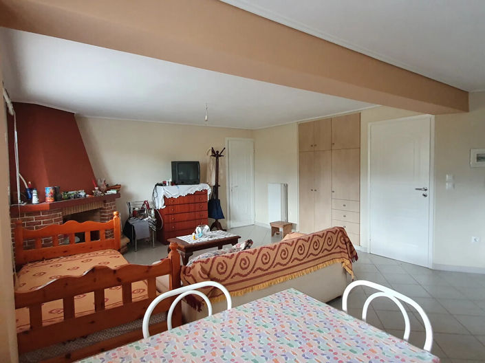 Image No.12-3 Bed Property for sale