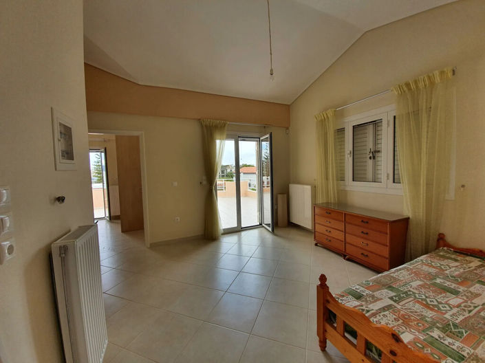 Image No.18-3 Bed Property for sale