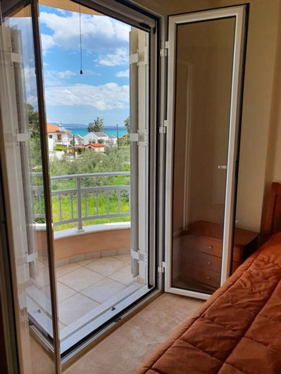 Image No.24-3 Bed Property for sale