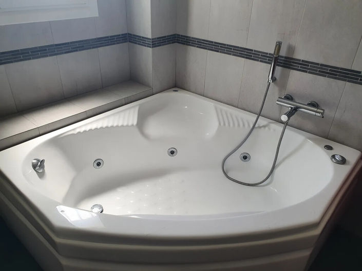 Image No.28-3 Bed Property for sale