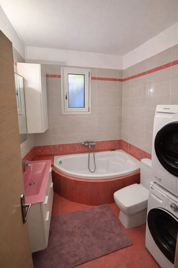 Image No.13-6 Bed Maisonette for sale