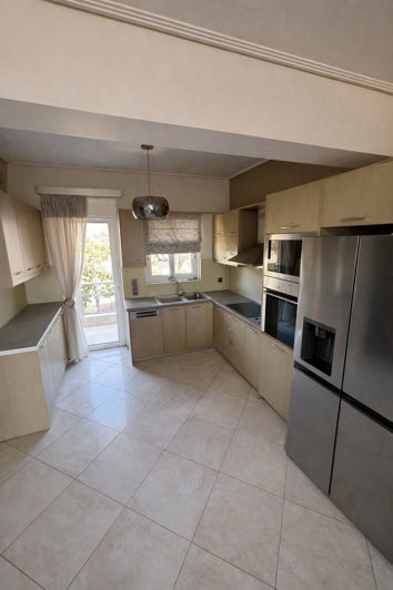 Image No.6-6 Bed Maisonette for sale