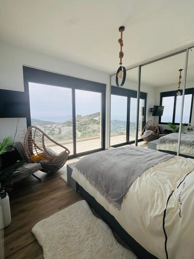 Image No.16-3 Bed Property for sale