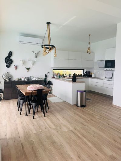 Image No.17-3 Bed Property for sale