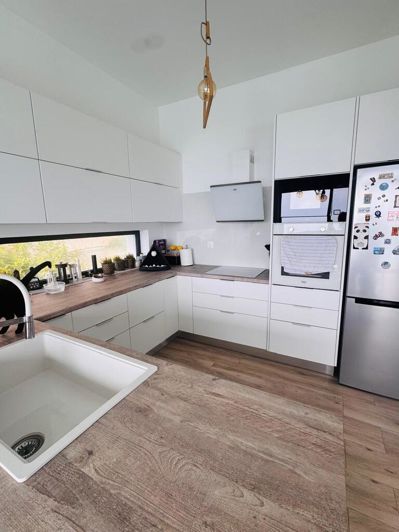 Image No.5-3 Bed Property for sale