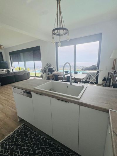 Image No.7-3 Bed Property for sale