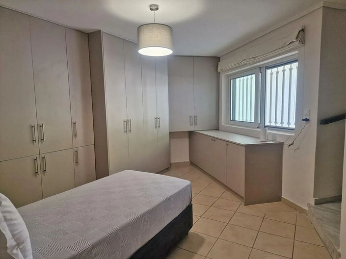 Image No.13-4 Bed Maisonette for sale