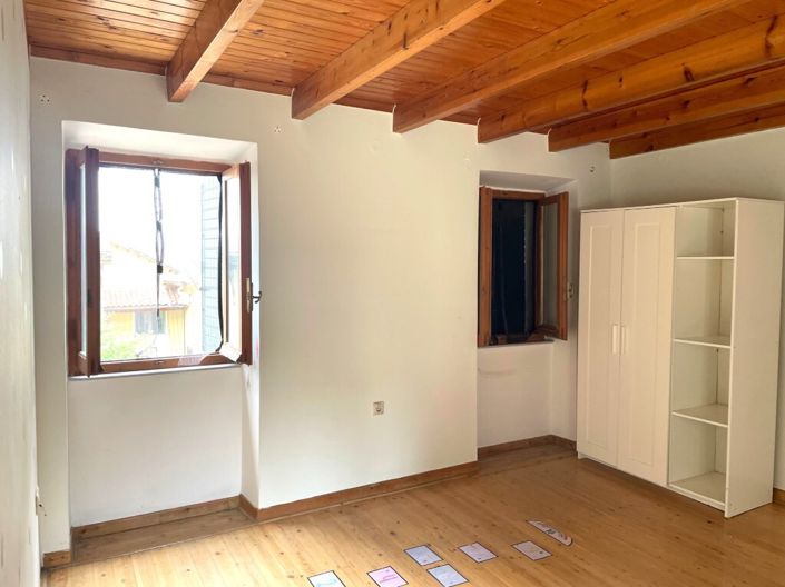 Image No.12-2 Bed Flat for sale