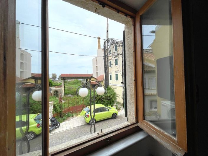 Image No.25-2 Bed Flat for sale