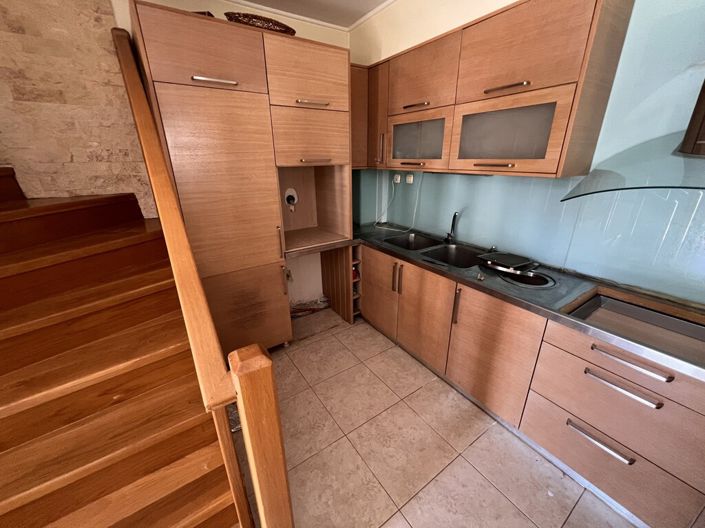 Image No.6-4 Bed Maisonette for sale