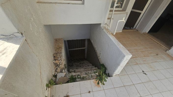 Image No.13-5 Bed Maisonette for sale