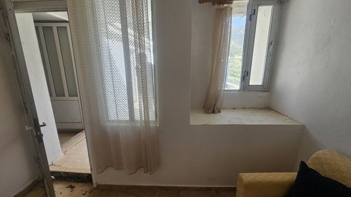 Image No.17-5 Bed Maisonette for sale