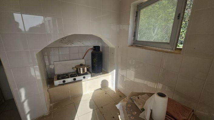 Image No.24-5 Bed Maisonette for sale