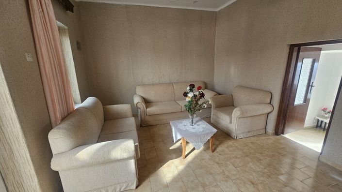 Image No.3-5 Bed Maisonette for sale