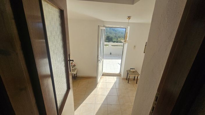 Image No.6-5 Bed Maisonette for sale