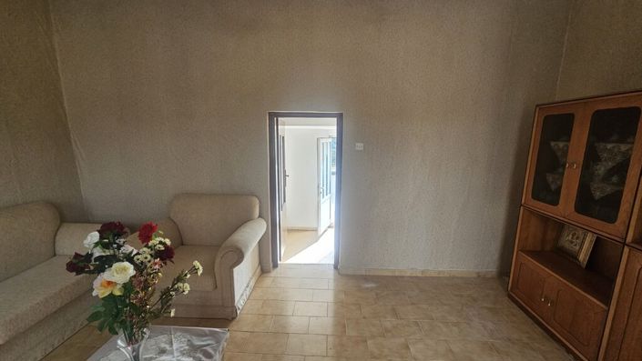 Image No.7-5 Bed Maisonette for sale