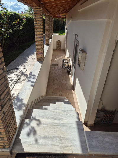 Image No.18-4 Bed Property for sale