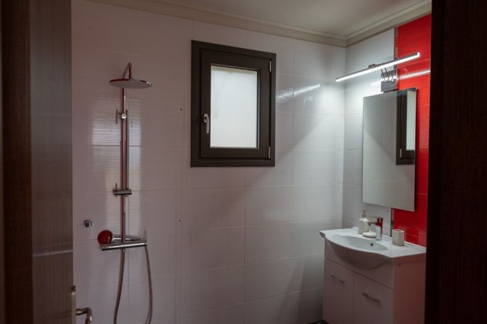 Image No.21-9 Bed Property for sale