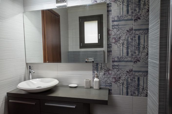 Image No.25-9 Bed Property for sale