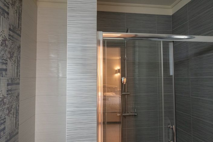 Image No.27-9 Bed Property for sale