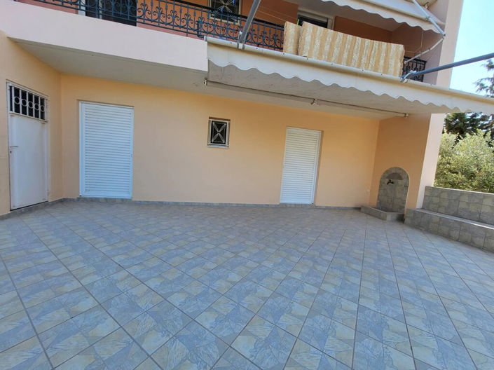 Image No.22-5 Bed Property for sale