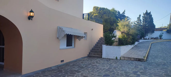 Image No.3-5 Bed Property for sale