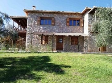 1 - Mystras, Property