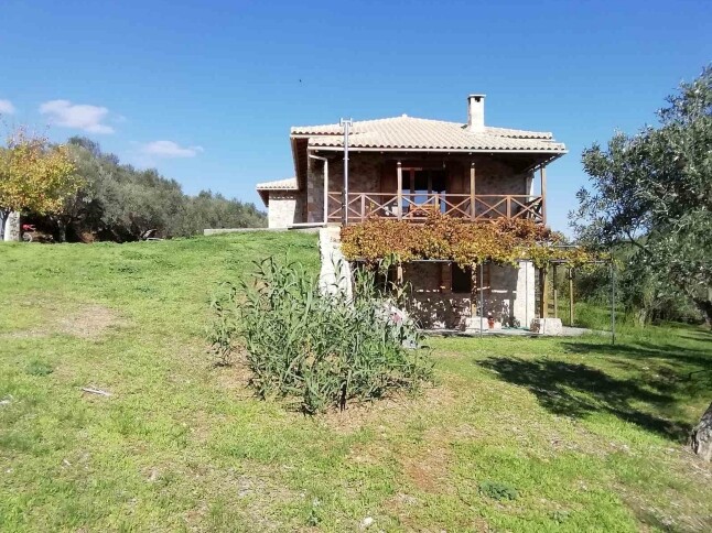 Image No.2-4 Bed Property for sale