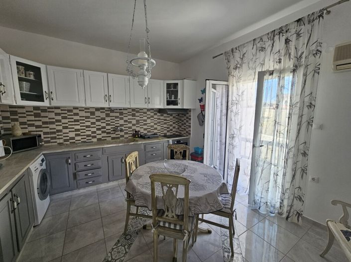 Image No.11-3 Bed Flat for sale