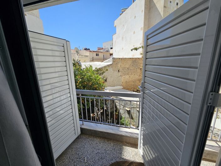 Image No.17-3 Bed Flat for sale