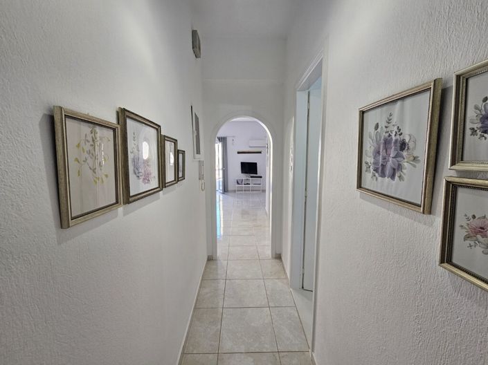 Image No.8-3 Bed Flat for sale