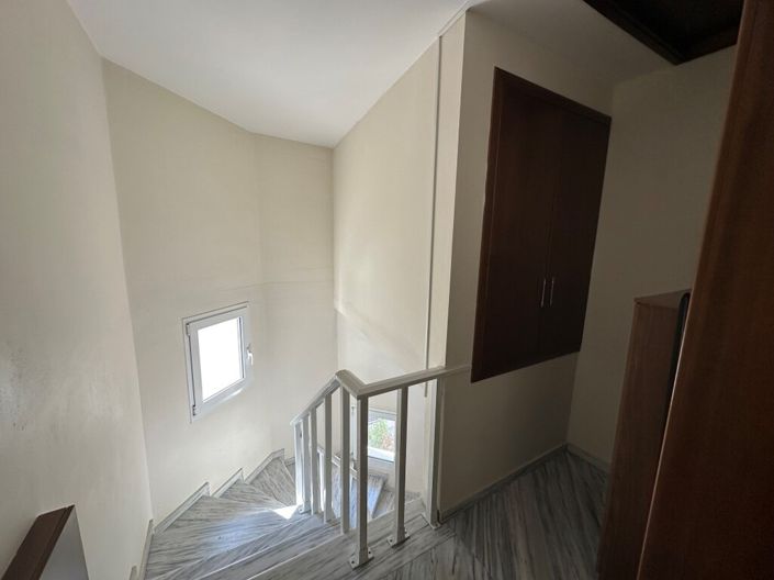 Image No.16-4 Bed Flat for sale