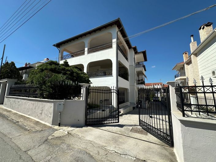 Image No.19-4 Bed Flat for sale