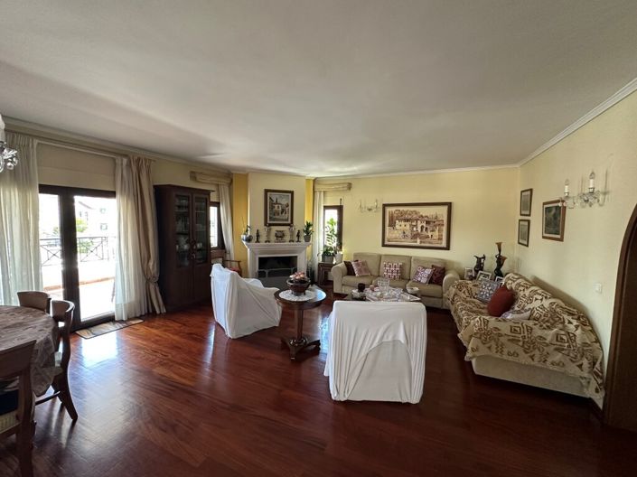 Image No.3-4 Bed Flat for sale
