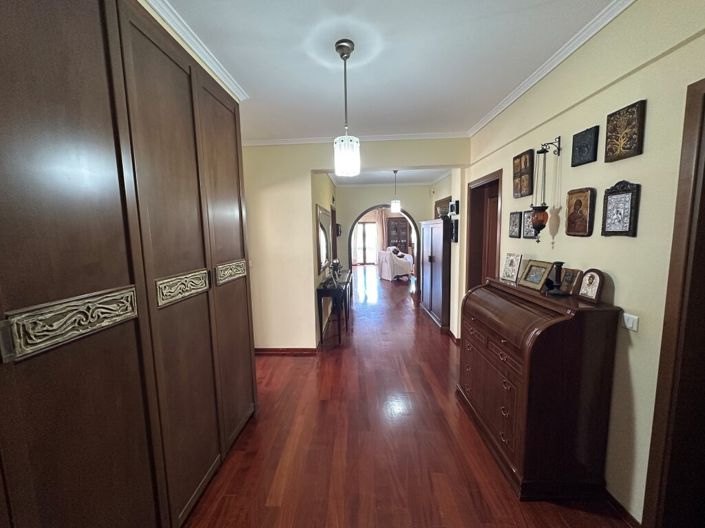 Image No.8-4 Bed Flat for sale