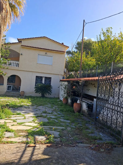 Image No.9-3 Bed Property for sale