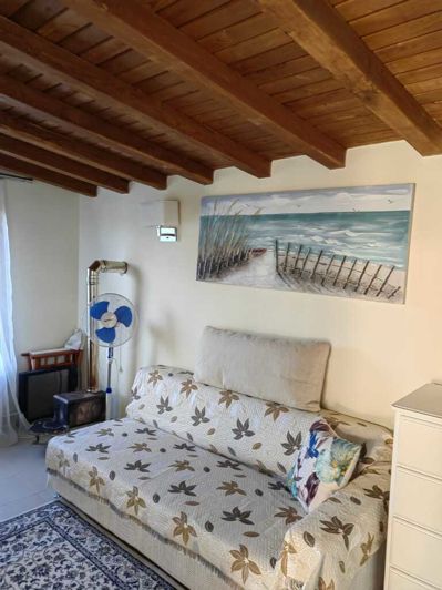 Image No.15-2 Bed Property for sale