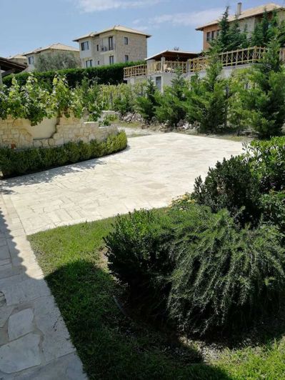 Image No.30-2 Bed Property for sale