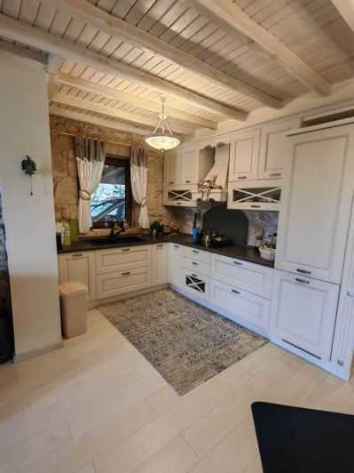 Image No.7-2 Bed Property for sale
