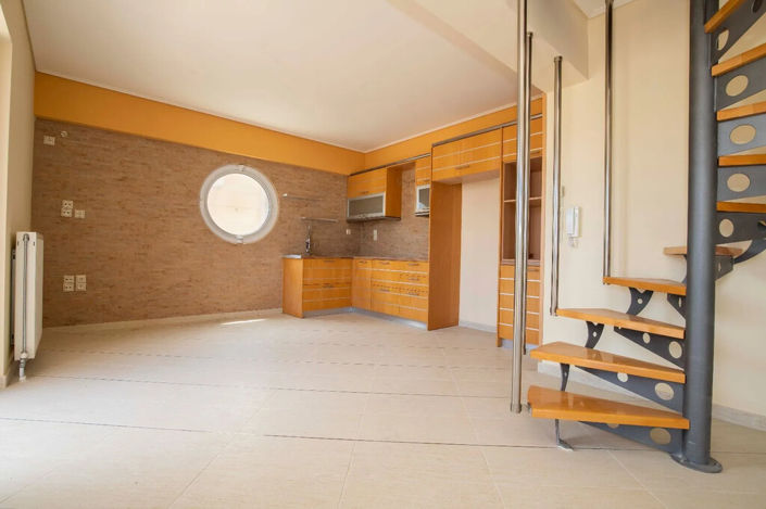 Image No.12-2 Bed Maisonette for sale
